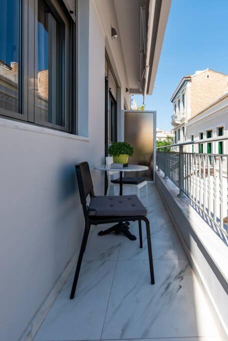 Plaka Rafaela Elegant Urban Retreat In Athens Historic Heart Διαμέρισμα Εξωτερικό φωτογραφία